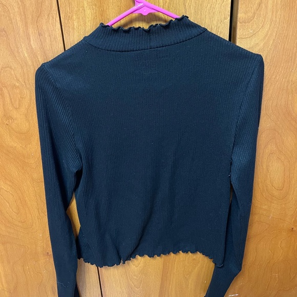 Mixed brands 2 are American Eagle Outfitters Top - Picture 5 of 14